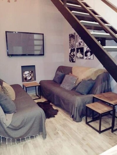 Loft PINK Nos agents sont à votre disposition pour toutes in