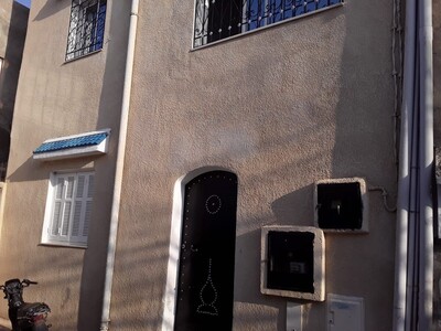 AV une maison style duplex à Hammamet nd