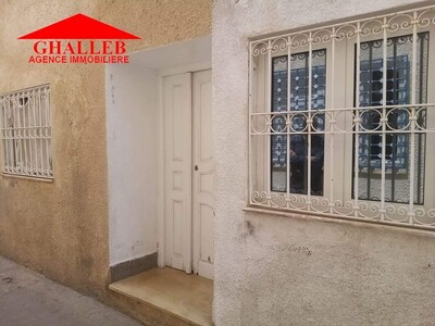 A vendre un appartement au centre ville de Hammamet R
