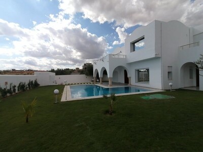 AV une belle villa avec un style traditionnel de Hammamet nd