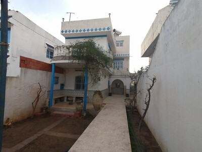 AV une belle villa style duplex à Hammamet sud n