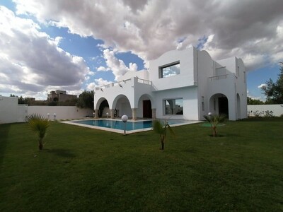 AV une superbe villa à Hammamet sud ma