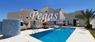 A louer une maison avec piscine à Djerbala zone touristique