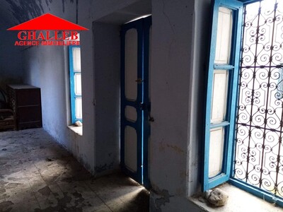 une maison arabesque dans un quartier stratégique g