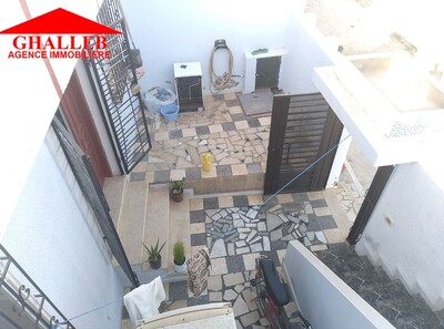 une maison avec séchoir a hammamet sud g