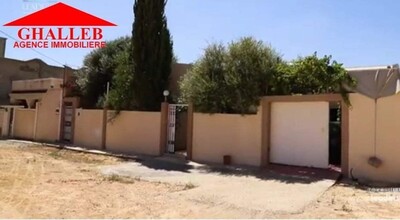 une villa de 250m a besbassia g