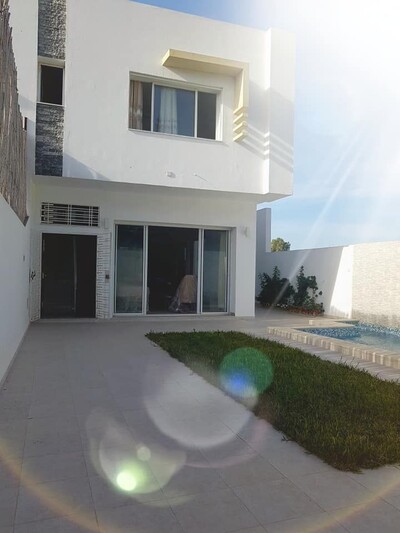AVV une belle villa à Hammamet nord m