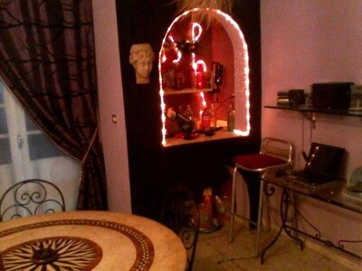 A louer grand s+1 meublé bien équipé confort...a ariana borj louzir par jour ;; pour nous contacter :24983864.