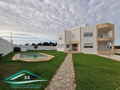 Villa haut standing à Ezzahra Kelibia à 400 mètres de la plage