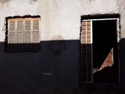 une maison pas fini a besbassia g