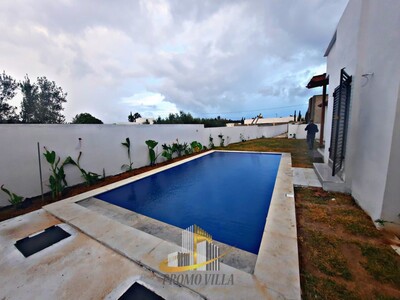 Une superbe villa avec piscine sur 550m² terrain