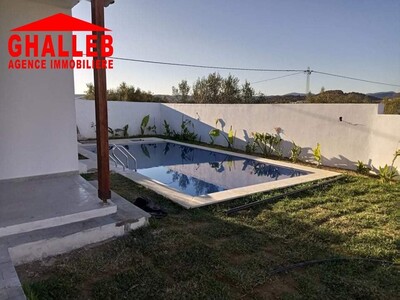 AV une belle villa à prix compétitif m