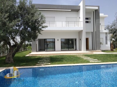 une superbe villa très haut standing de style moderne