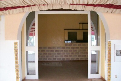 Local commercial for pizzeria or Café in tourist area