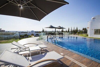 VILLA LES ROSERAIES Réf: