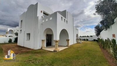 une superbe villa à monchar Hammamet
