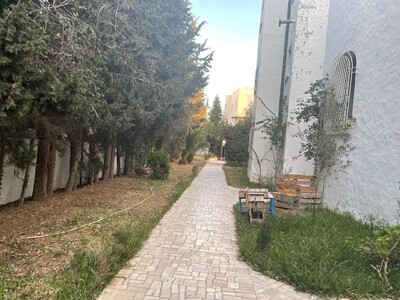 BEL APPARTEMENT AU REZDECHAUSSÉE