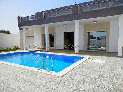 A louer : Jolie Villa avec Piscine Privée à Tézdaine