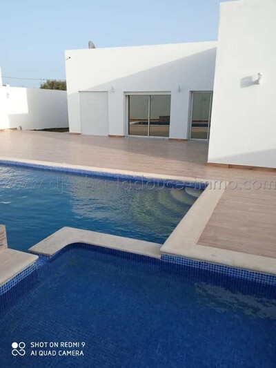Belle Villa Meublée à Vendre A Tézdaine  Djerba