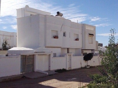 Belle villa S+3 au centre ville Hammamet