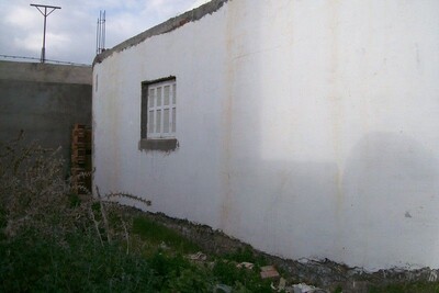 Offer not to be missed unfinished House in hammamet centre
