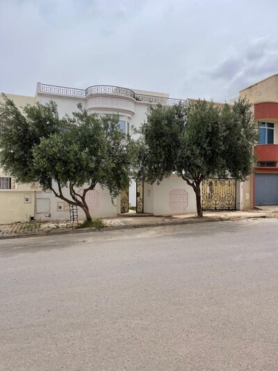 VILLA A VENDRE AGBAMANNOUBA