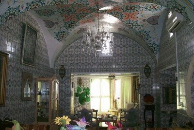 Beautiful furnished villa guarded seafront in res