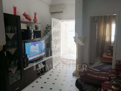 Bel étage de villa S+3 à vendre à Hammamet