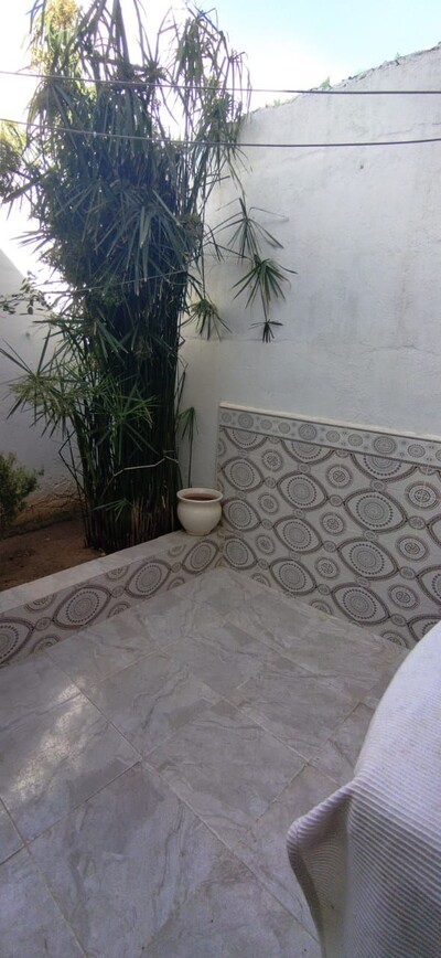 une coquette maison à vendre à Hammamet zone birbouragba