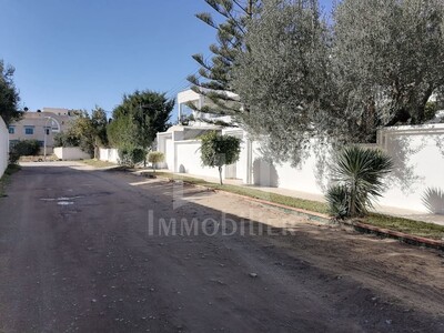 Terrain de 429 m² à vendre en face Hôtel Nahrawess à 408 MD