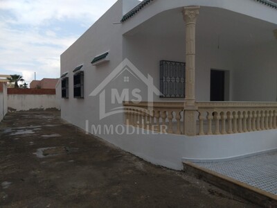 Une belle et spacieuse maison à vendre à Korba à 350 MD