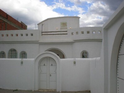 Villa Manzoor
