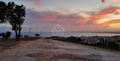 Terrain à Hammamet ayant une vue de mer à vendre