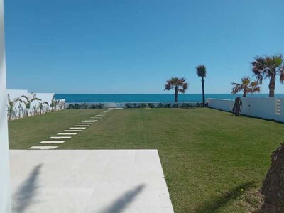 Maison DE SOLEIL maamoura villa pieds dans l'eau