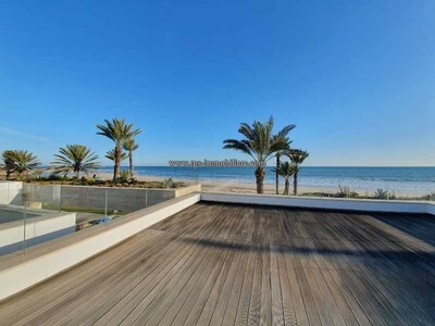 Villa FLEURISTE frond mer et haut standing