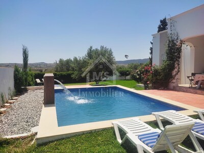 Couette villa avec piscine et jardin à vendre à Sidi Jedidi