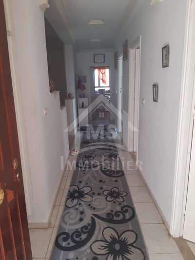 Maison sur 3 niveaux à vendre à Hammamet à 350 MD