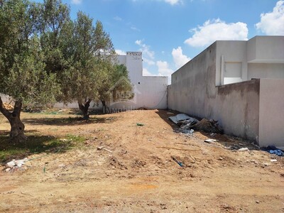 Coquet terrain de 220 m² à vendre à 120 MD à Mrezga