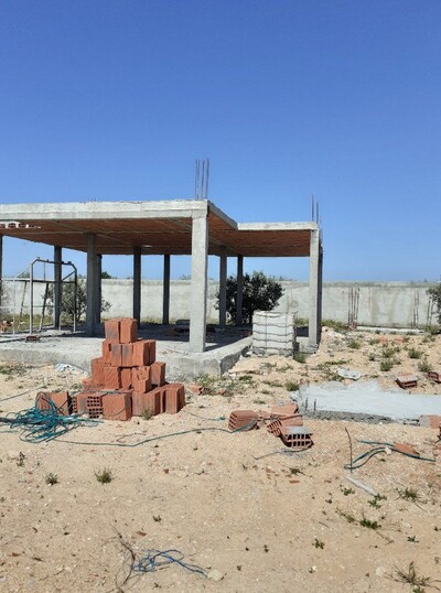AV maison inachevée clôturé a hammamet sud 150MD