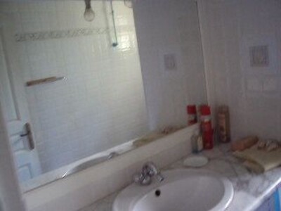 Maison  récemment bâtie en  rez de jardin