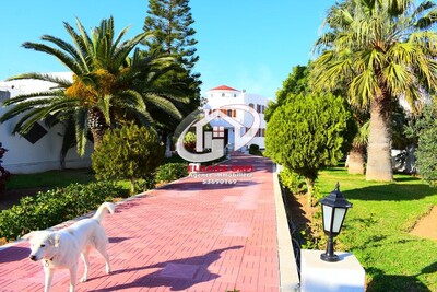A vendre villa avec piscine sur un terrain de 1756 m²