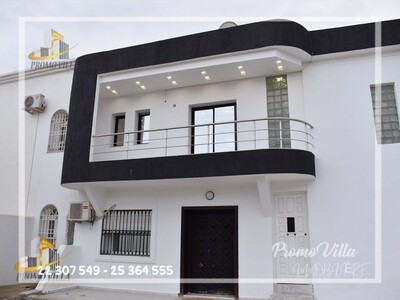 villa sur 2 niveaux proche de tout les commodités à Hammamet Sud