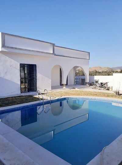av une villa avec piscine 380md hammamet sud