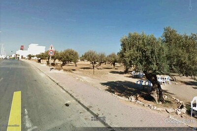 av un terrain commercial avec titre bleu a hammamet