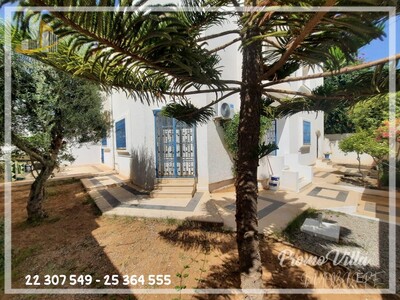 une belle villa sur deux niveaux bien placée à Hammamet Nord