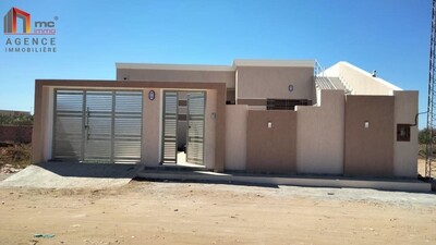 une villa de luxe avec piscine à elhaouaria