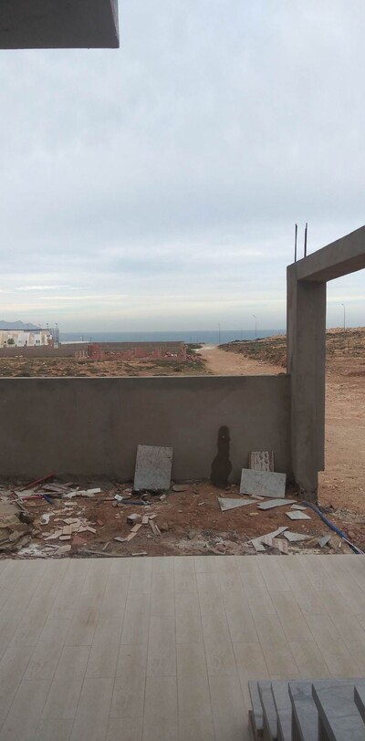 une maison en cours de construction el Haouaria la grotte