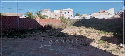 AVENDRE un Beau terrain clôturé à la Marsa