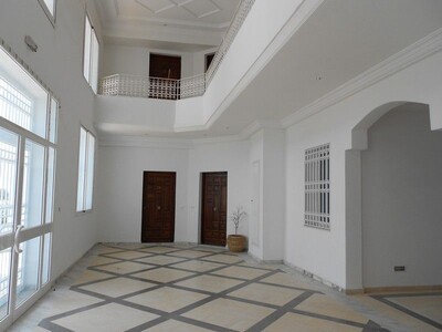 Furnished apartment in residence