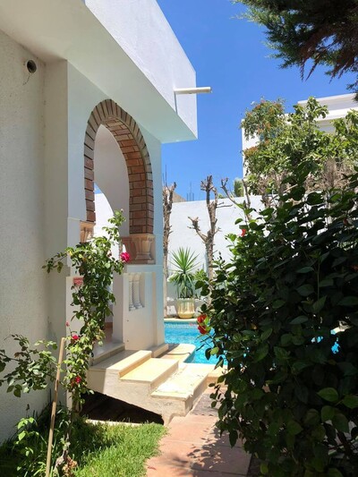 villa à louer à cité riadh kélibia